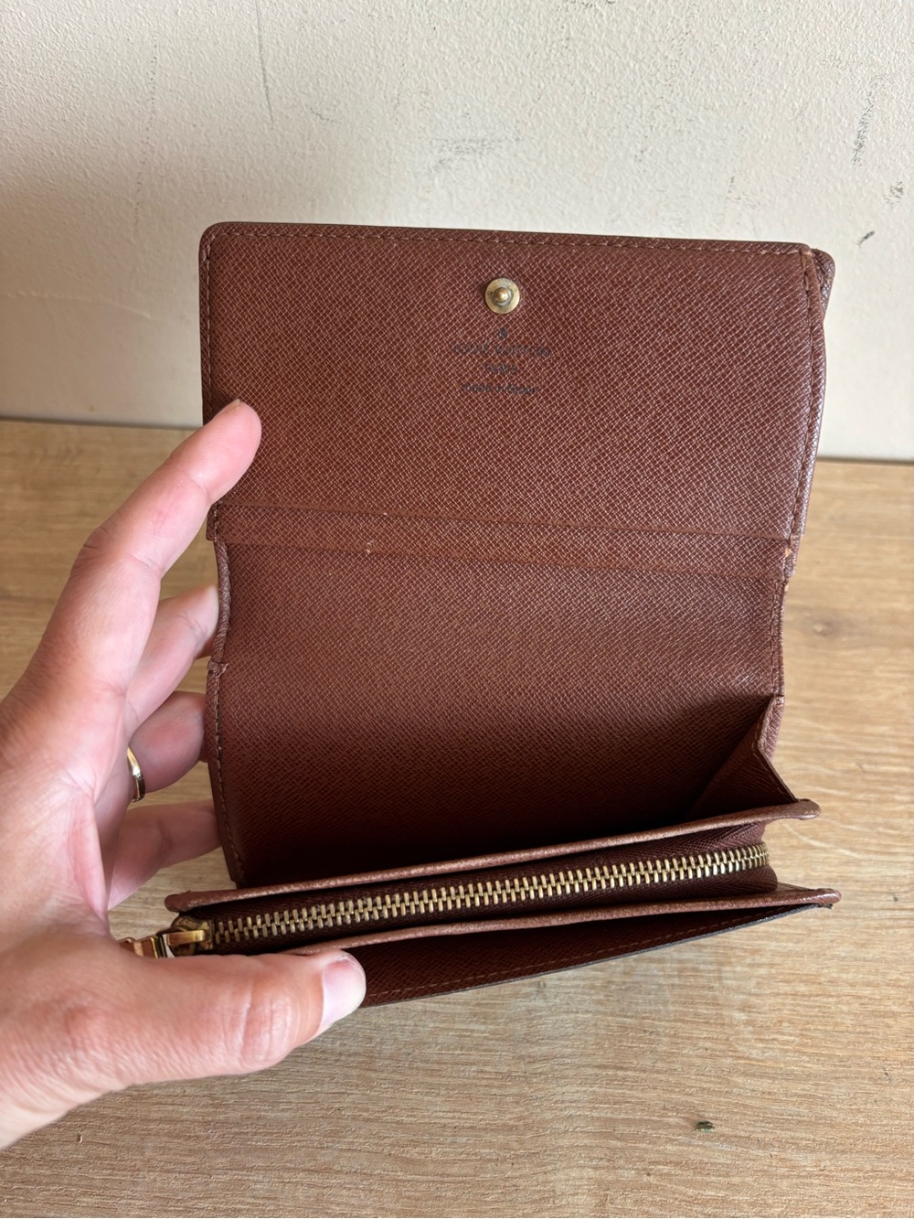 Authentic Louis Vuitton monogram zippy wallet - Picture 2 of 6